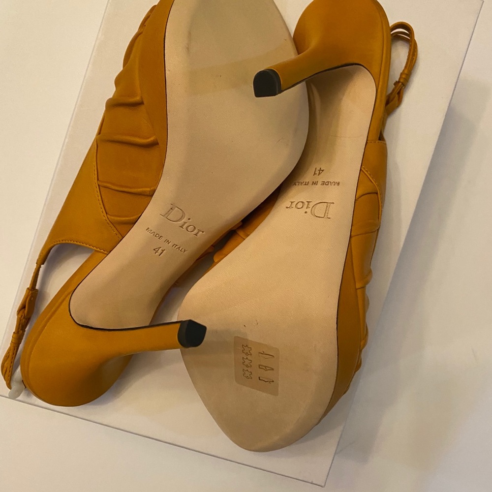 Moutarde Dior Gipsy never worn mustard slingback - Picture 2 of 3